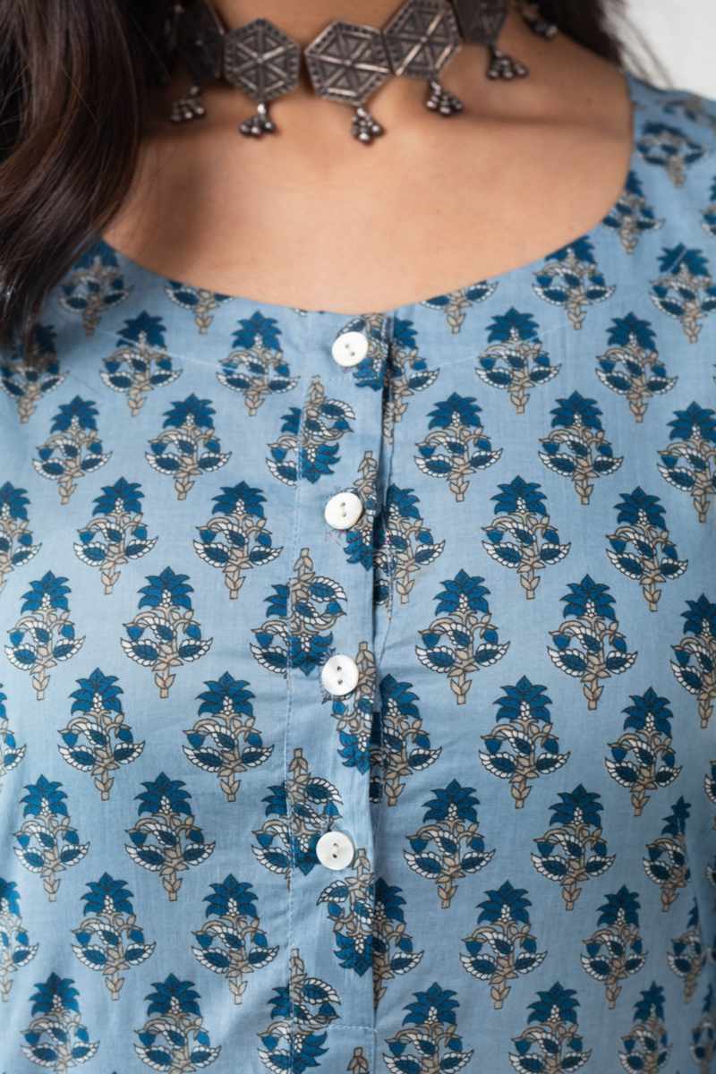 Image for Kusvaa De175 Kirtida Cotton Butti Print Straight Kurta Closeup