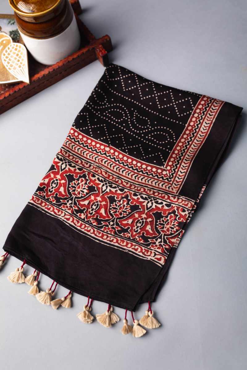 Image for Kusvaa Kiadupatta26 Iivka Ajrakh Stole Featured