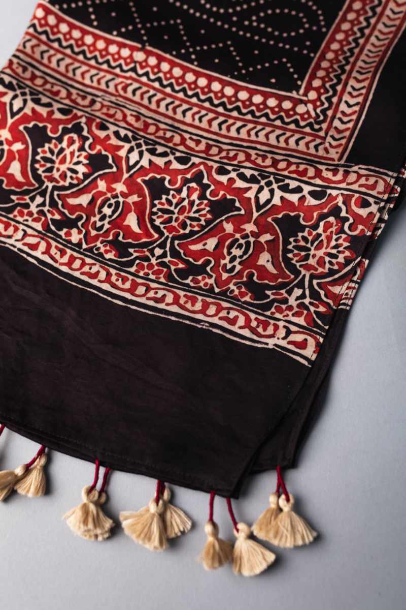 Image for Kusvaa Kiadupatta26 Iivka Ajrakh Stole Side