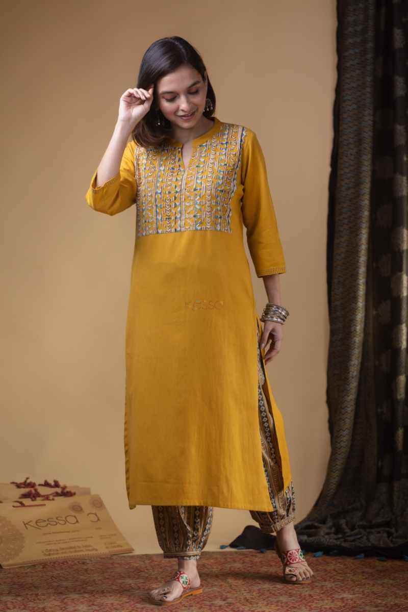 Image for Kusvaa Ws971 Daanvi Cotton Flex Kurta Pant Set Side