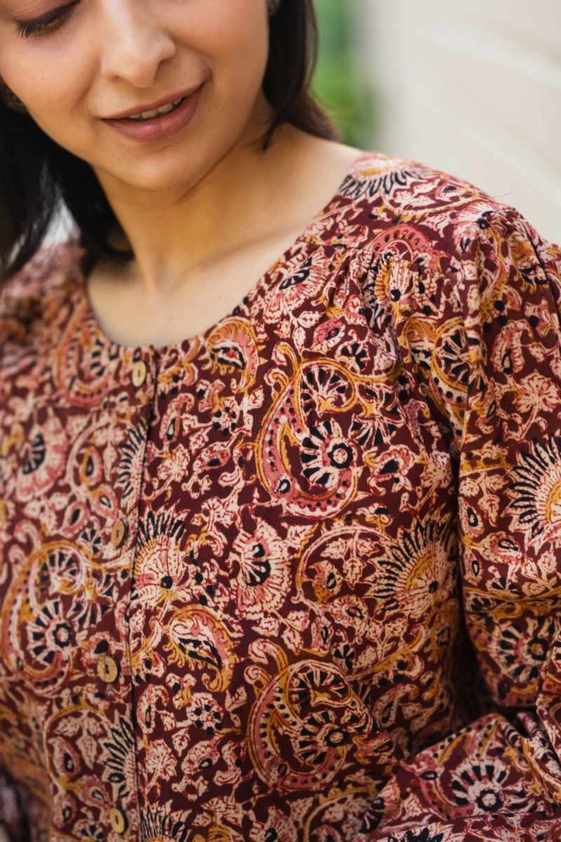 Image for Kusvaa Ws996 Avyaya Cotton Kalmkari Short Top Closeup
