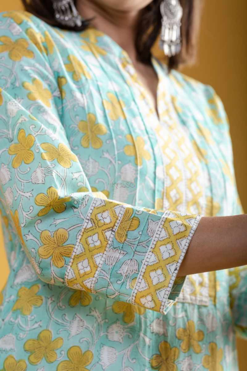 Image for Kusvaa De181 Bhargavi Handblock Cotton Kurta Closeup 2
