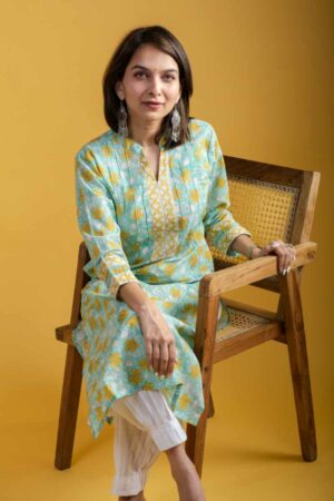 Image for Kusvaa De181 Bhargavi Handblock Cotton Kurta Sitting