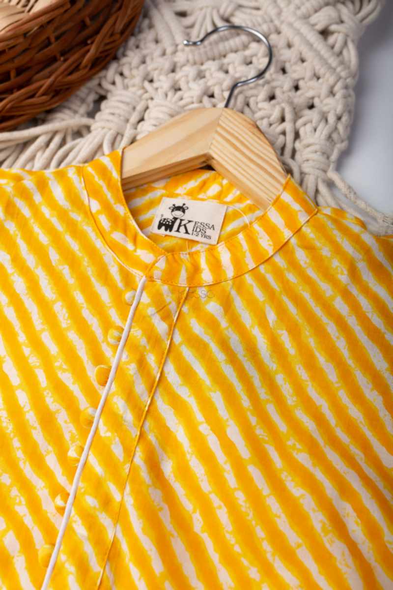Image for Kusvaa Mbe63 Udyat Handloom Boy Kurta Closeup