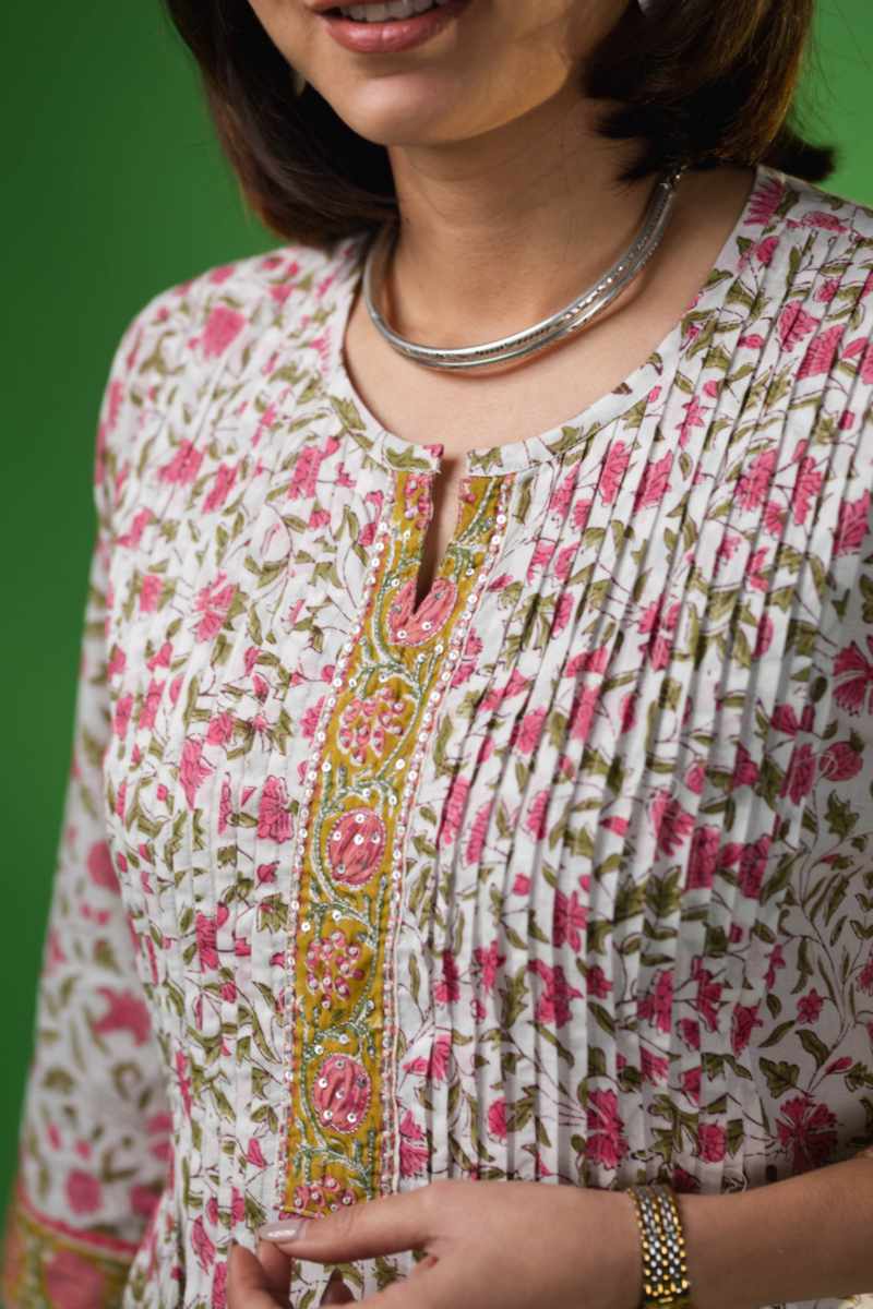 Image for Kusvaa Vcr179 Indu Cotton Handblock Print Straight Kurta Closeup