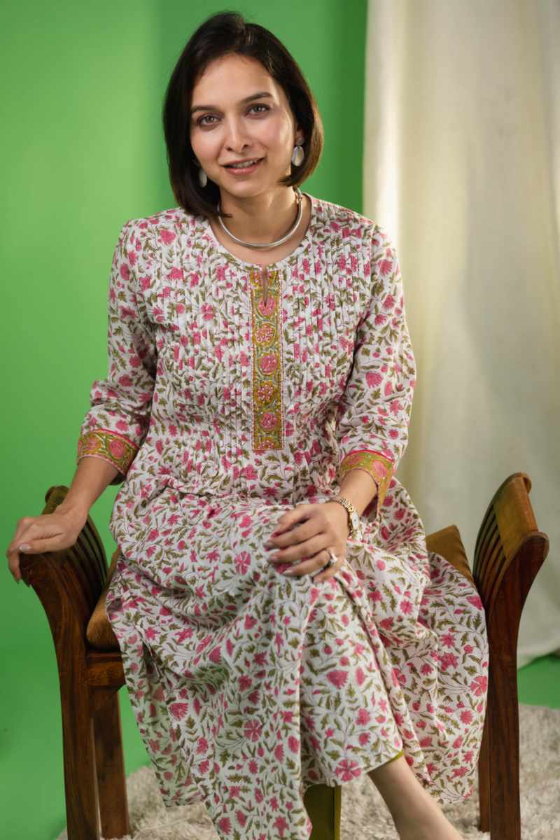 Image for Kusvaa Vcr179 Indu Cotton Handblock Print Straight Kurta Sitting