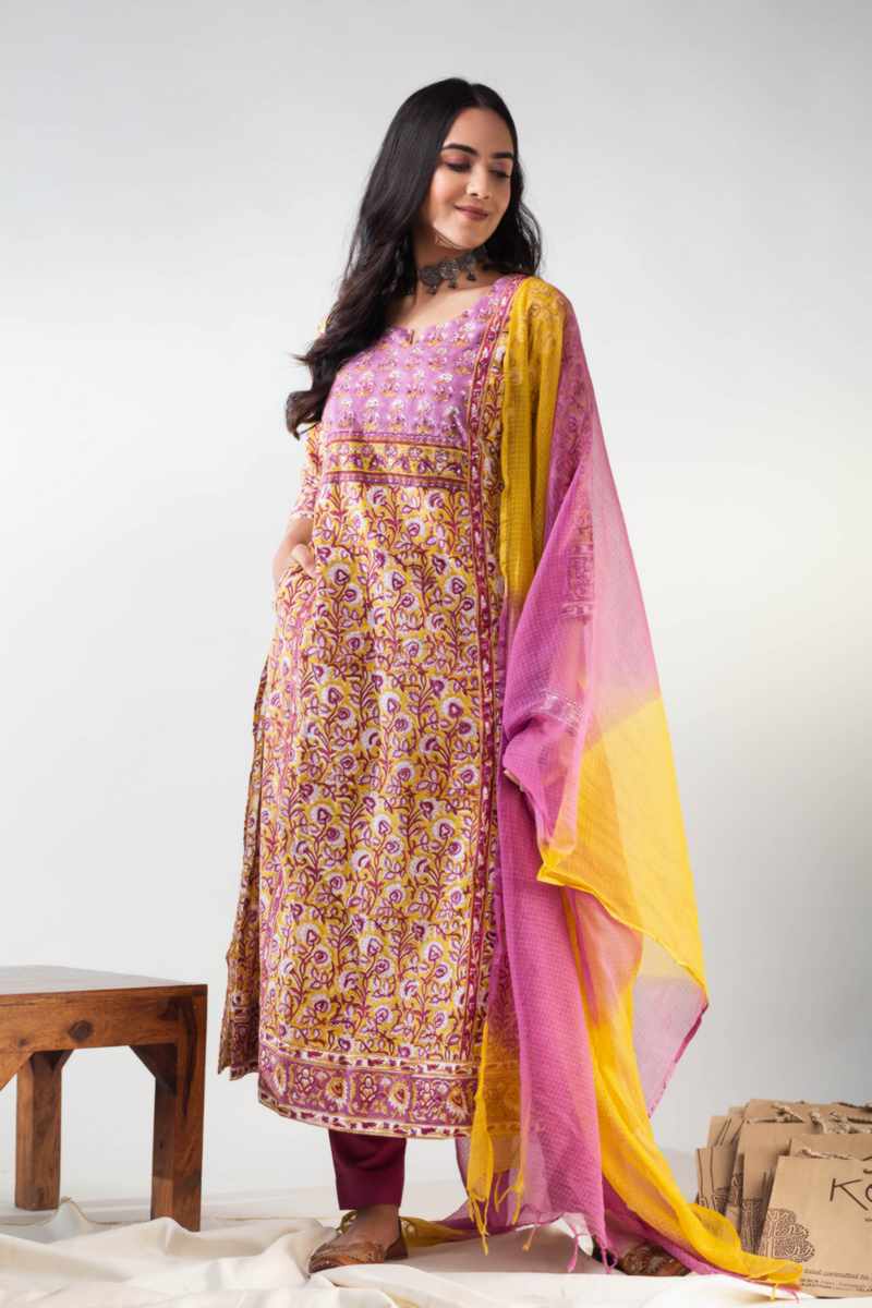 Image for Kusvaa Wsr364 Hiranya Handblock Kurta With Kota Doriya Dupatta Front