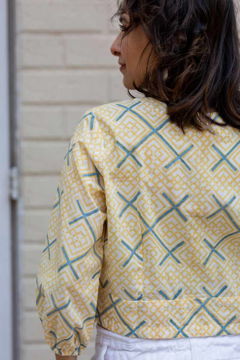 Image for Kusvaa Avdaf219 Darsatha Handblock Crop Top Closeup 2