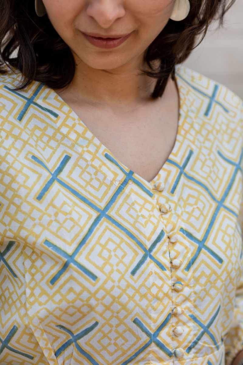 Image for Kusvaa Avdaf219 Darsatha Handblock Crop Top Closeup
