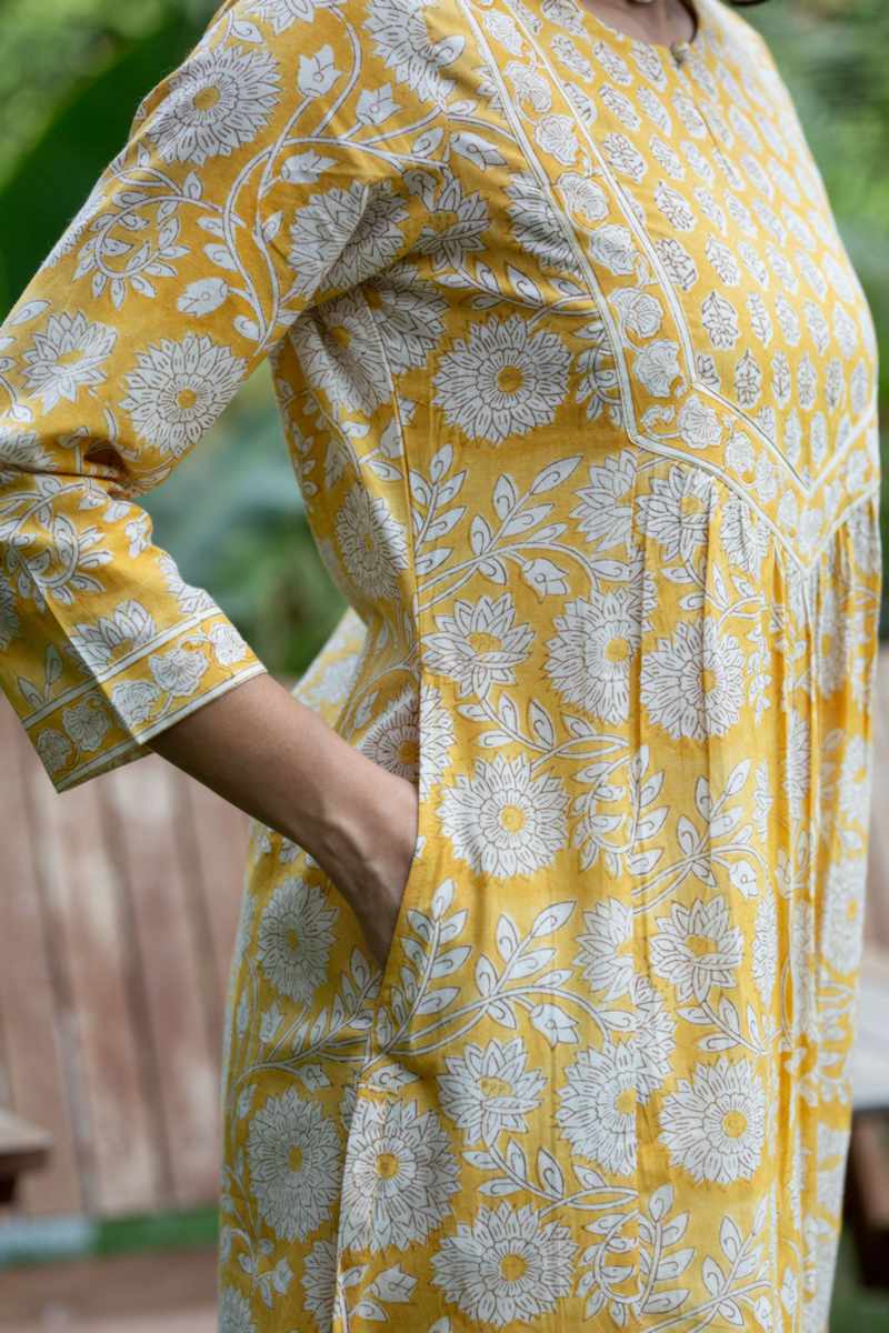 Image for Kusvaa Bpr33 Aishani Handblock Cotton Straight Kurta Closeup 2