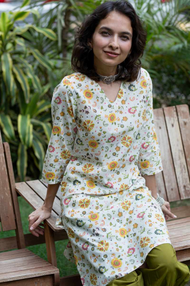 Image for Kusvaa Vcr192 Bilva Cotton Straight Kurta Sitting