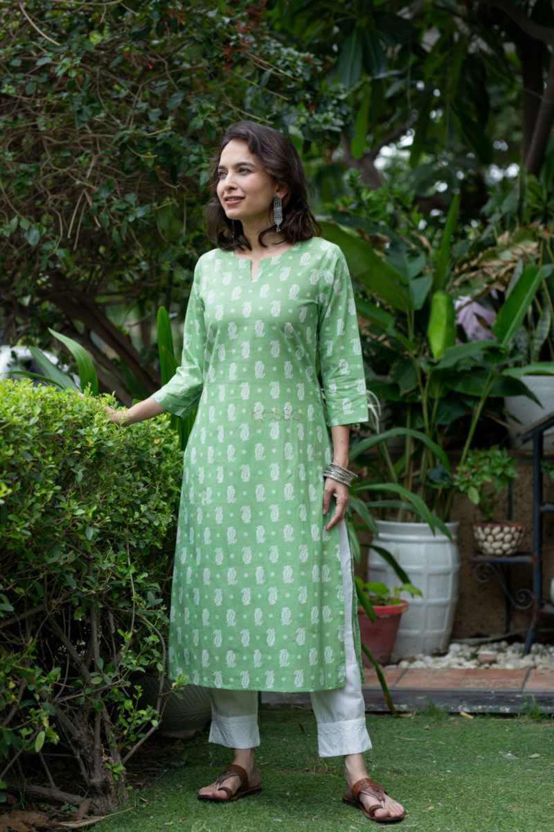 Image for Kusvaa Vcr194 Abani Cotton Straight Kurta Front