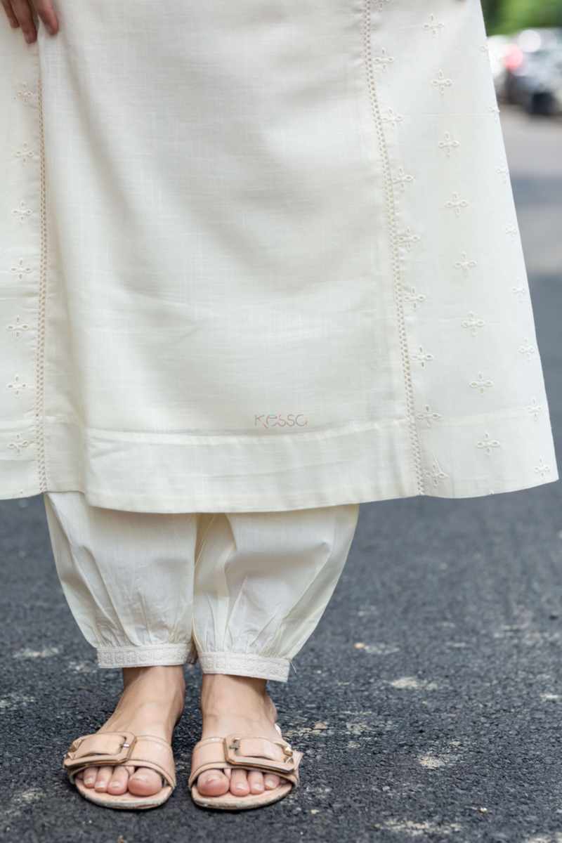 Image for Kusvaa Ws1026 Ishaani Schiffli Kurta Pant Set Closeup 2