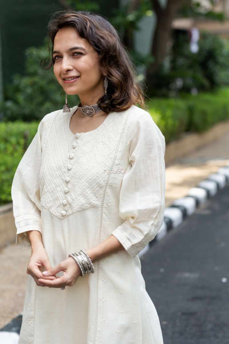 Image for Kusvaa Ws1026 Ishaani Schiffli Kurta Pant Set Sitting