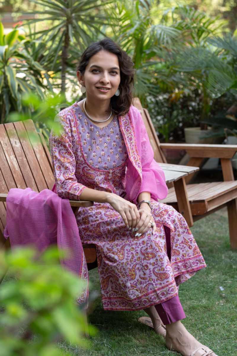 Image for Kusvaa Wsr383 Aamrutha Handblock Kurta Dupatta Set Sitting New