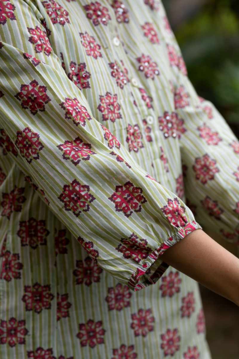 Image for Kusvaa Wsr386 Garima Handblock Kurta Pant Set Closeup 2