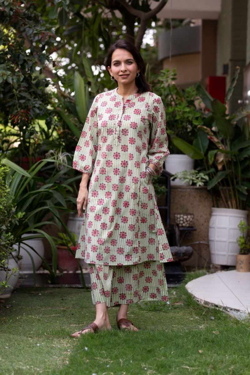 Image for Kusvaa Wsr386 Garima Handblock Kurta Pant Set Side