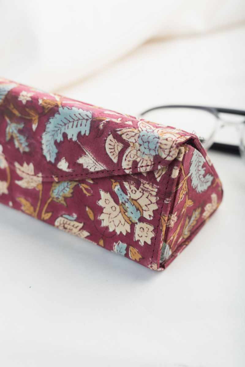 Image for Kusvaa Wsra101 Chashm E Baddoor Sunglass Spectacles Cover Closeup