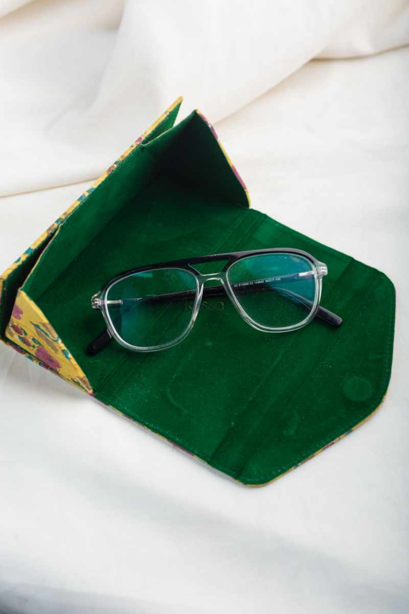 Image for Kusvaa Wsra102 Chashm E Baddoor Sunglass Spectacles Cover Front