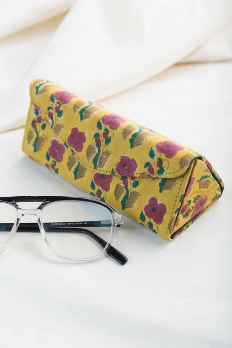 Image for Kusvaa Wsra102 Chashm E Baddoor Sunglass Spectacles Cover Side