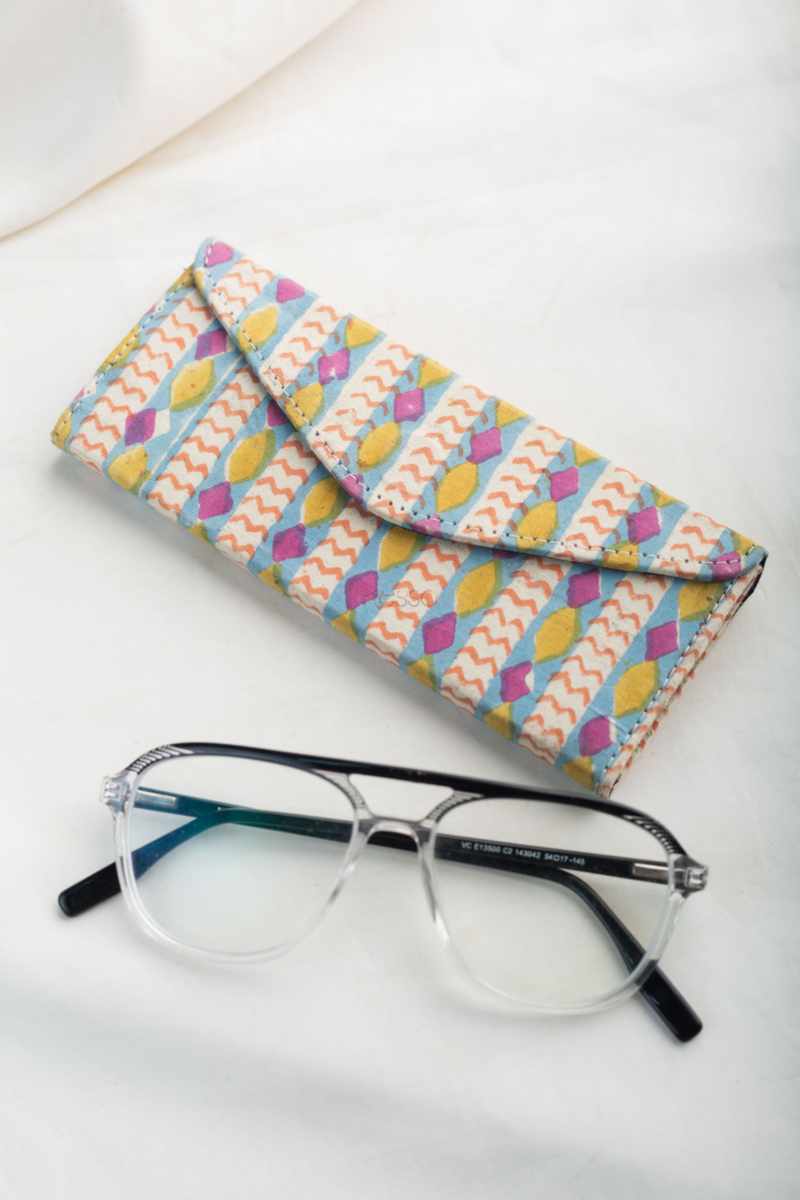 Image for Kusvaa Wsra103 Chashm E Baddoor Sunglass Spectacles Cover Front