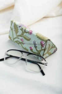 Image for Kusvaa Wsra93 Chashm E Baddoor Sunglass Spectacles Cover Front