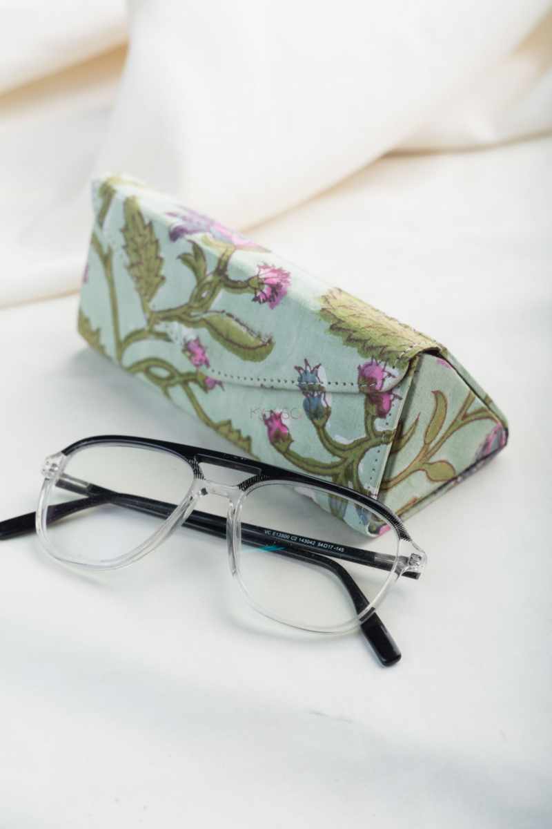 Image for Kusvaa Wsra93 Chashm E Baddoor Sunglass Spectacles Cover Front