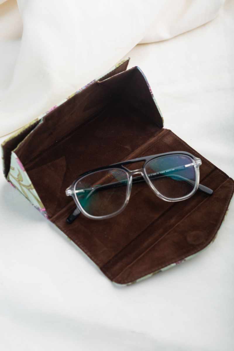 Image for Kusvaa Wsra93 Chashm E Baddoor Sunglass Spectacles Cover Side
