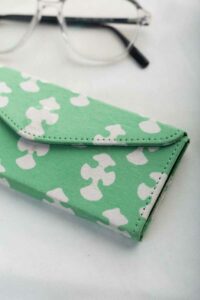 Image for Kusvaa Wsra94 Chashm E Baddoor Sunglass Spectacles Cover Closeup 2