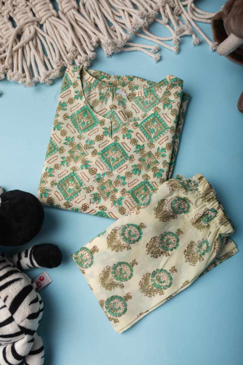 Image for Kusvaa Wsrk100 Chetaki New Born Kurtapyjama Set Front