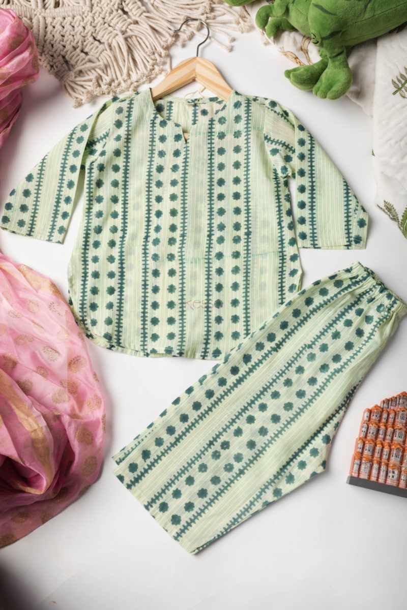 Image for Kusvaa Wsrk86 Tavasya New Born Kurtapyjama Set Closeup
