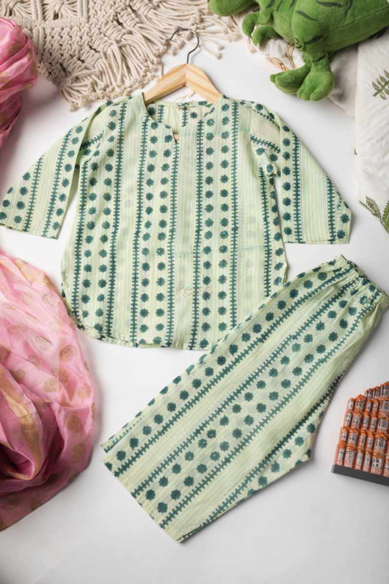 Image for Kusvaa Wsrk86 Tavasya New Born Kurtapyjama Set Featured