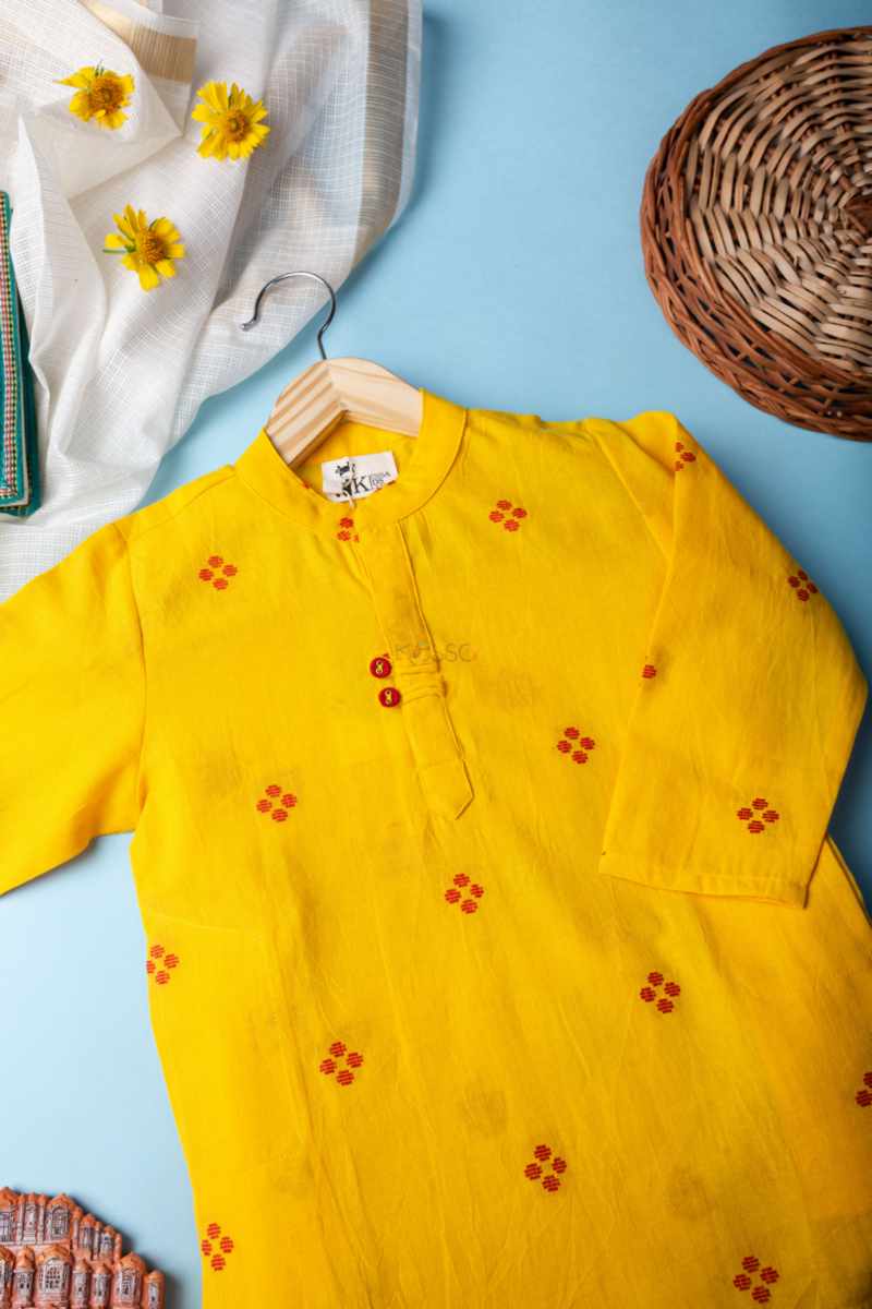 Image for Kusvaa Mbe78 Ujjiti Handloom Boy Kurta Front