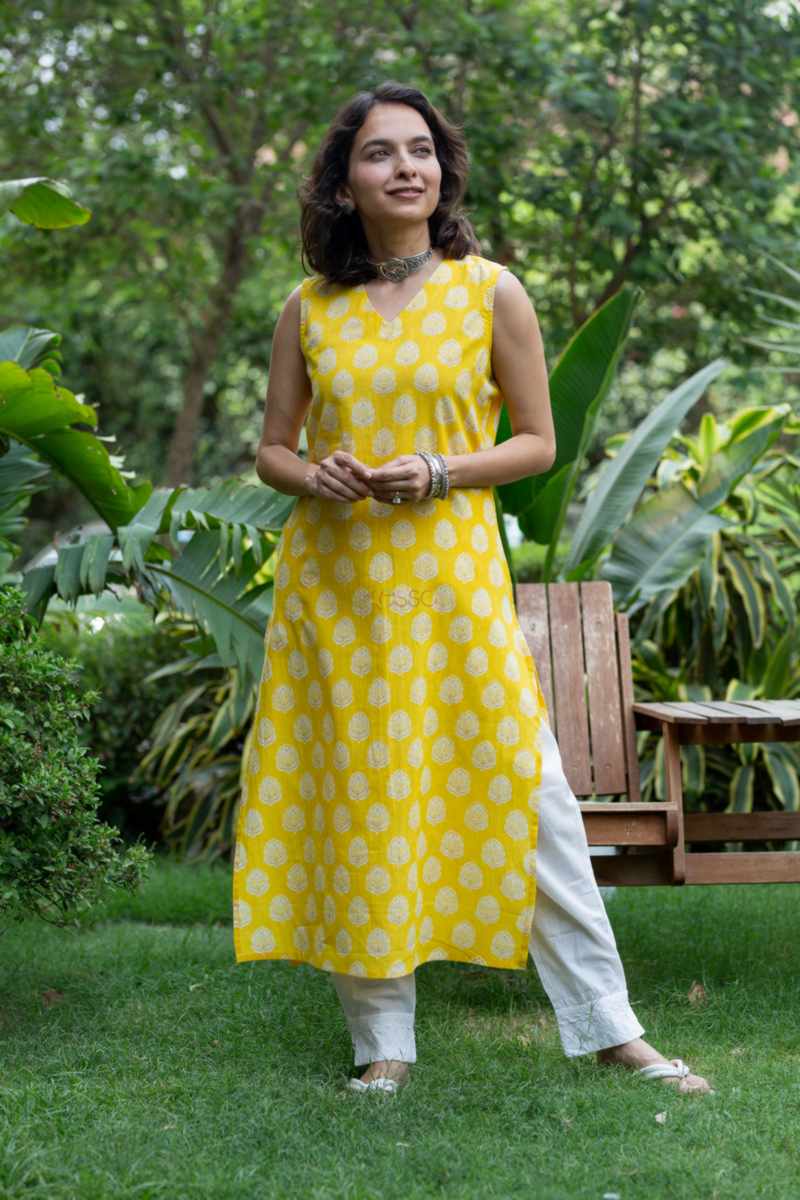 Image for Kusvaa Vcr193 Neha Cotton Straight Fit Kurta Side