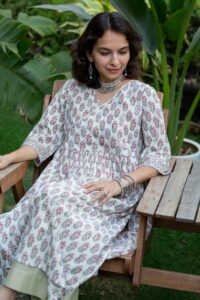 Image for Kusvaa Vcr195 Jeevika Handblock Cotton Kurta Sitting