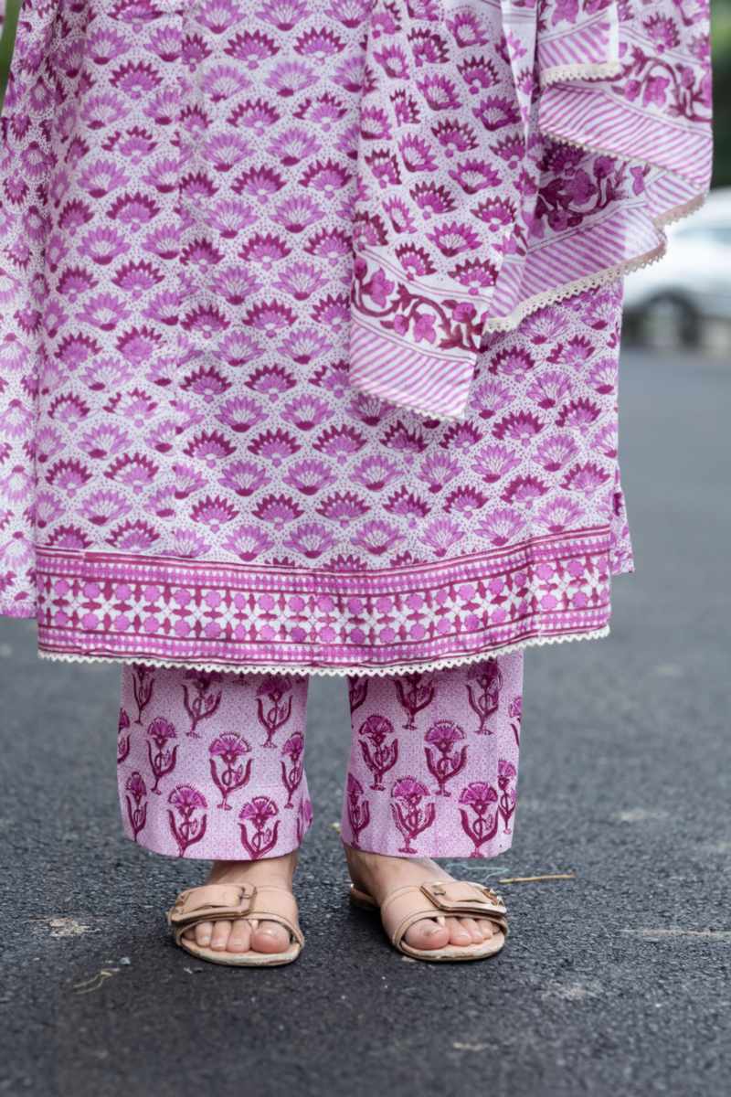 Image for Kusvaa Wsr393 Shital Handblock Cotton Complete Suit Set Closeup 2