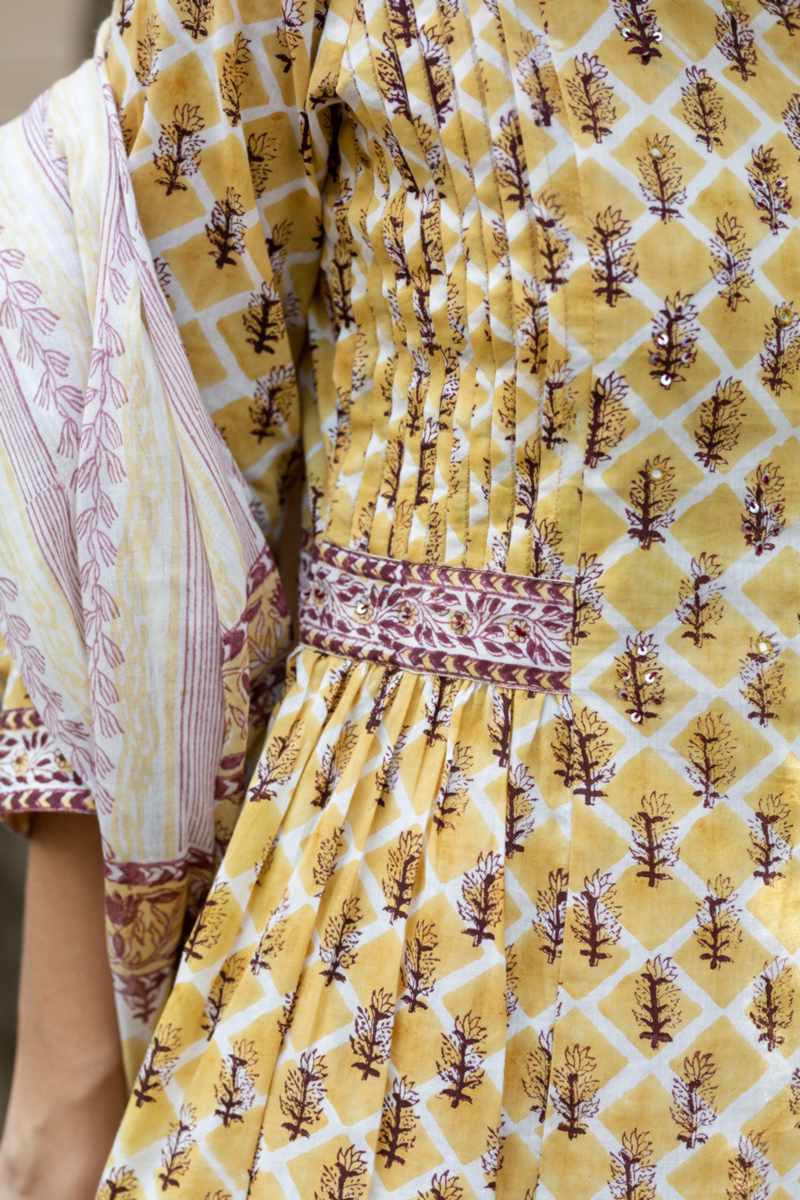 Image for Kusvaa Wsr396 Bhavya Cotton Handblock Complete Suit Set Closeup 2