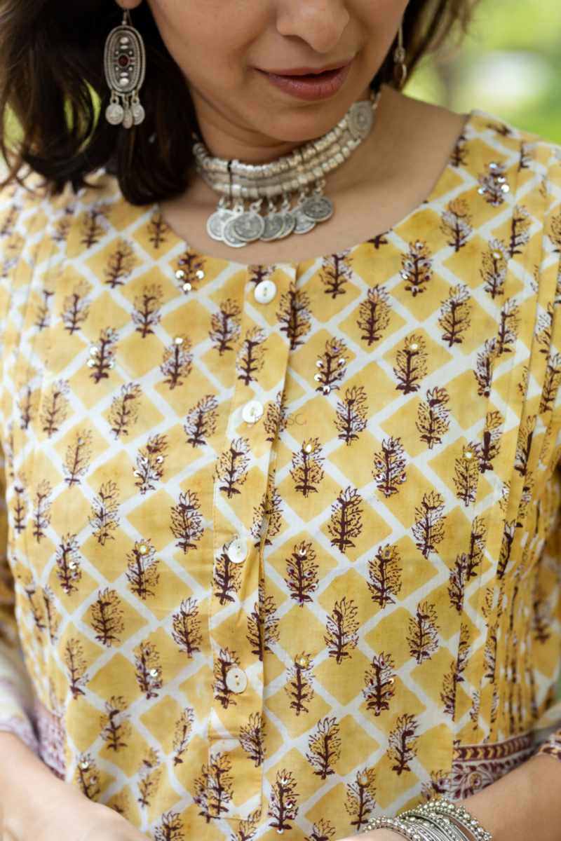 Image for Kusvaa Wsr396 Bhavya Cotton Handblock Complete Suit Set Closeup
