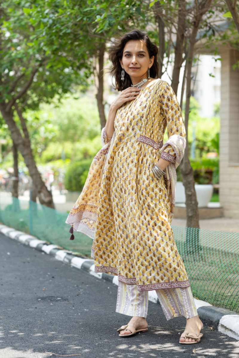 Image for Kusvaa Wsr396 Bhavya Cotton Handblock Complete Suit Set Side