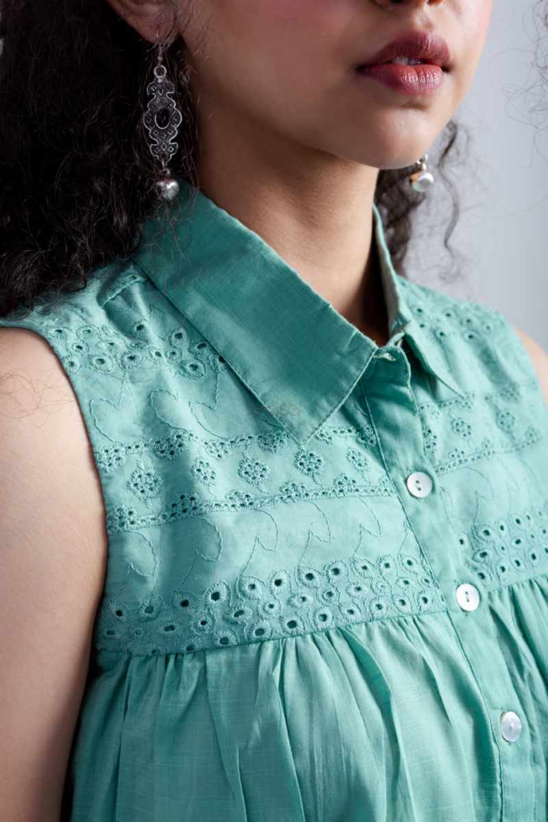 Image for Kusvaa Avdaf233 Devansha Cotton Dobby Short Top Closeup