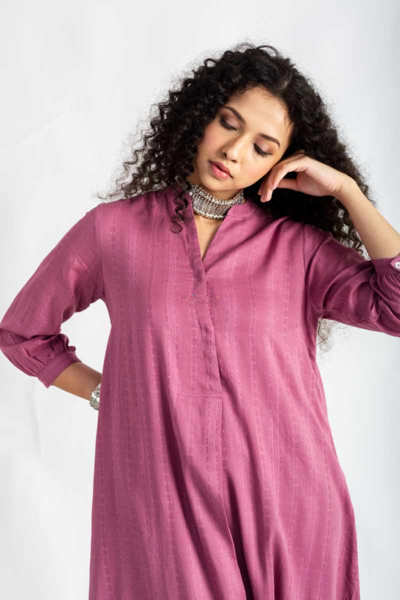 Image for Kusvaa Avdaf235 Vasudha Cotton Kurta Pant Set Closeup