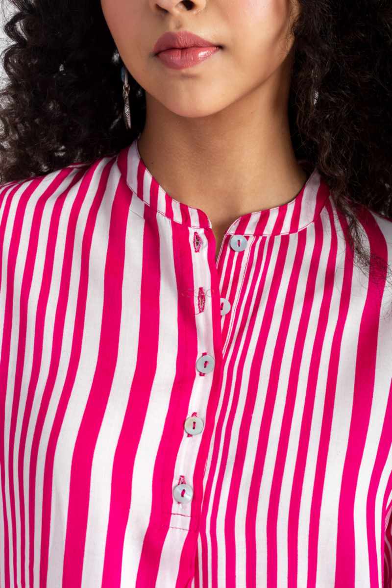 Image for Kusvaa Avdaf238 Eesha Modal Short Kurti Side