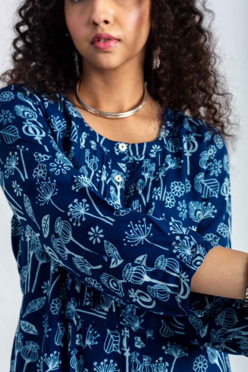 Image for Kusvaa Avdaf245 Anandamayi Muslin Short Top Closeup 2