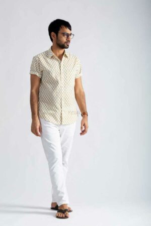 Image for Kusvaa Awk67 Prithvik Handblock Men Half Sleeves Shirt Front