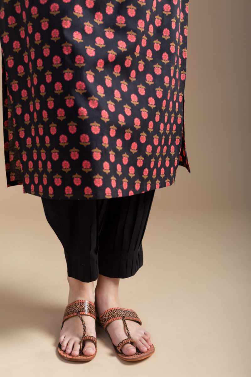 Image for Kusvaa Taf98 Parnika Regular Straight Fit Kurta Closeup 2 New