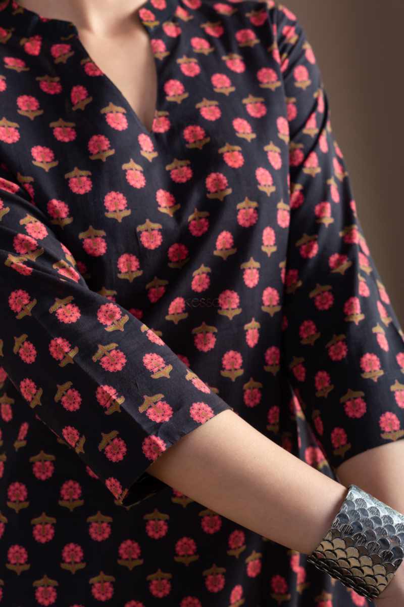 Image for Kusvaa Taf98 Parnika Regular Straight Fit Kurta Closeup New