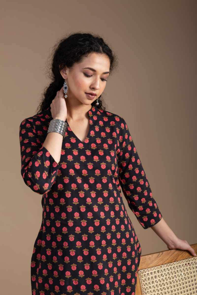 Image for Kusvaa Taf98 Parnika Regular Straight Fit Kurta Featured New