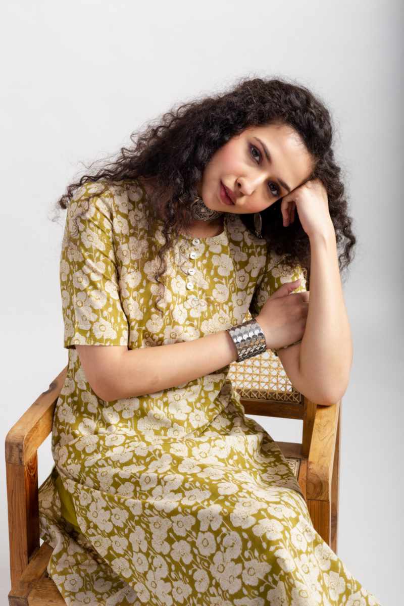 Image for Kusvaa Vcr204 Manishitha Cotton Straight Fit Kurta Sitting