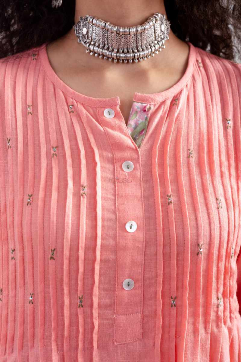 Image for Kusvaa Vcr206 Jaishree Cotton Slub Kurta Pant Set Closeup
