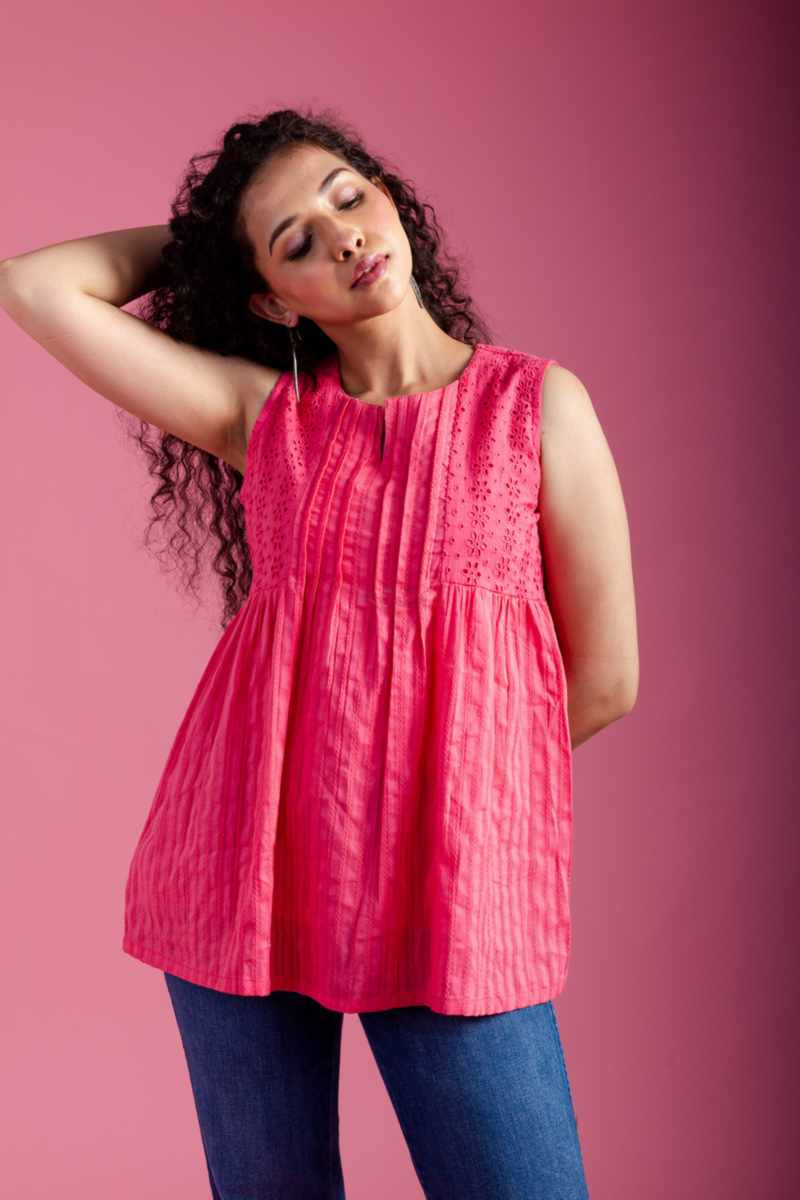 Image for Kusvaa Ws1023 Gautami Cotton Dobby Short Top Closeup